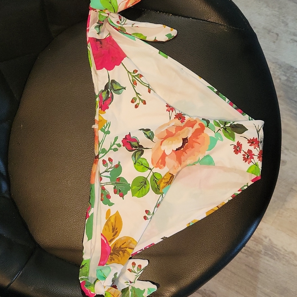 Bikini bottom floral